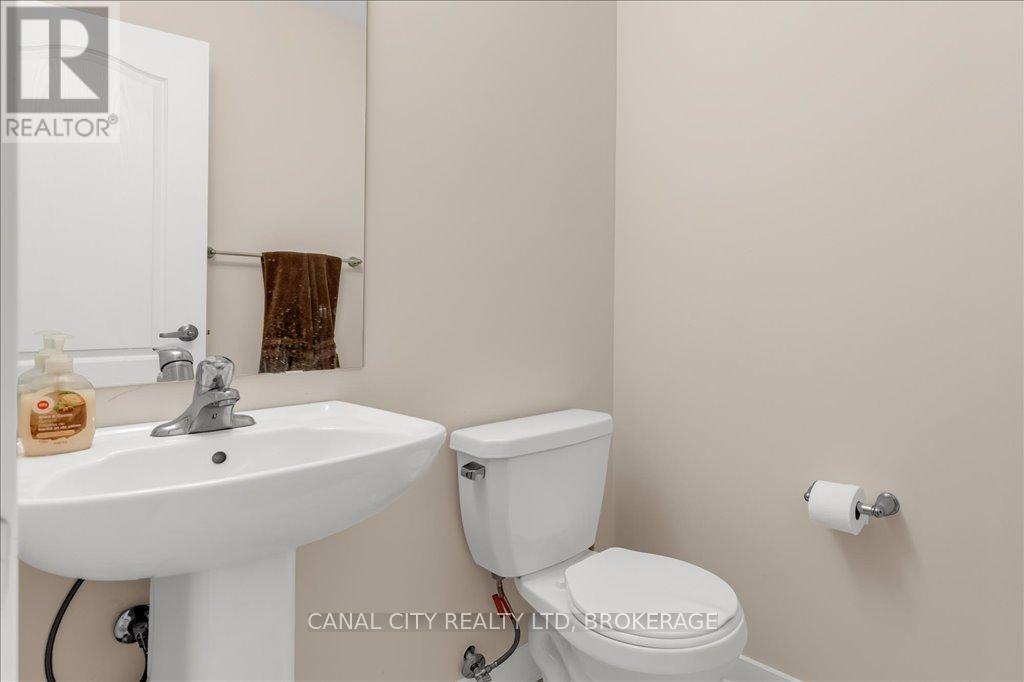 52 Keelson Street, Welland, Ontario  L3B 0M4 - Photo 14 - X12076634