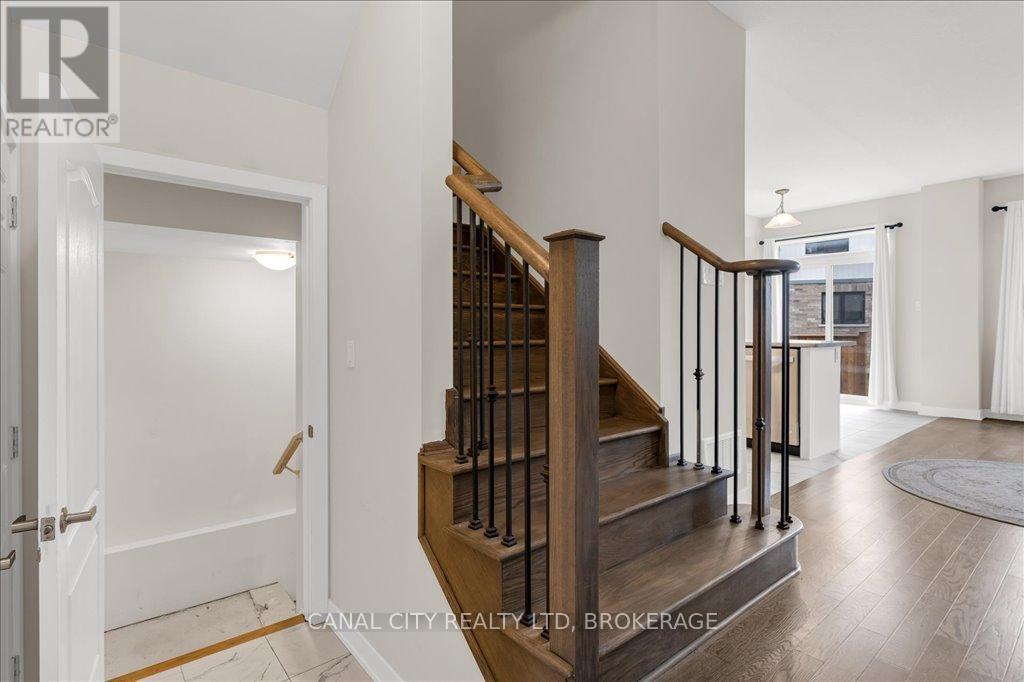 Property at 52 KEELSON STREET image 4