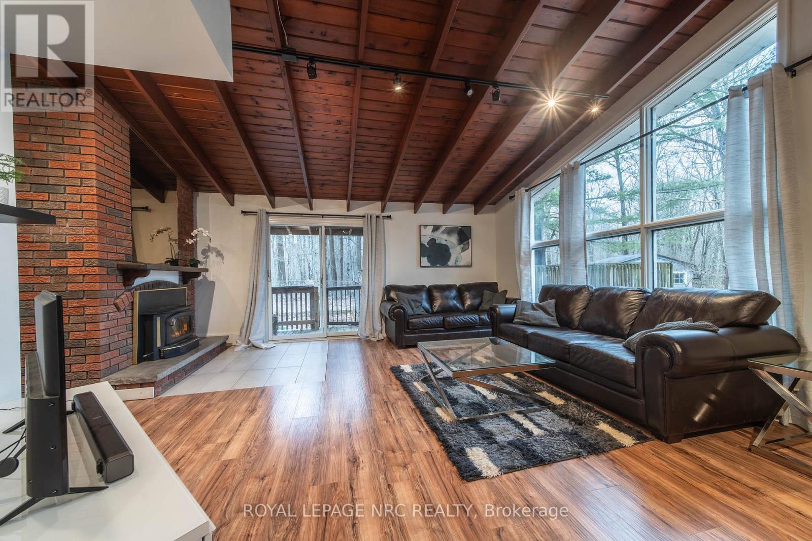 Property at 163 MAPLE LEAF AVENUE N image 3