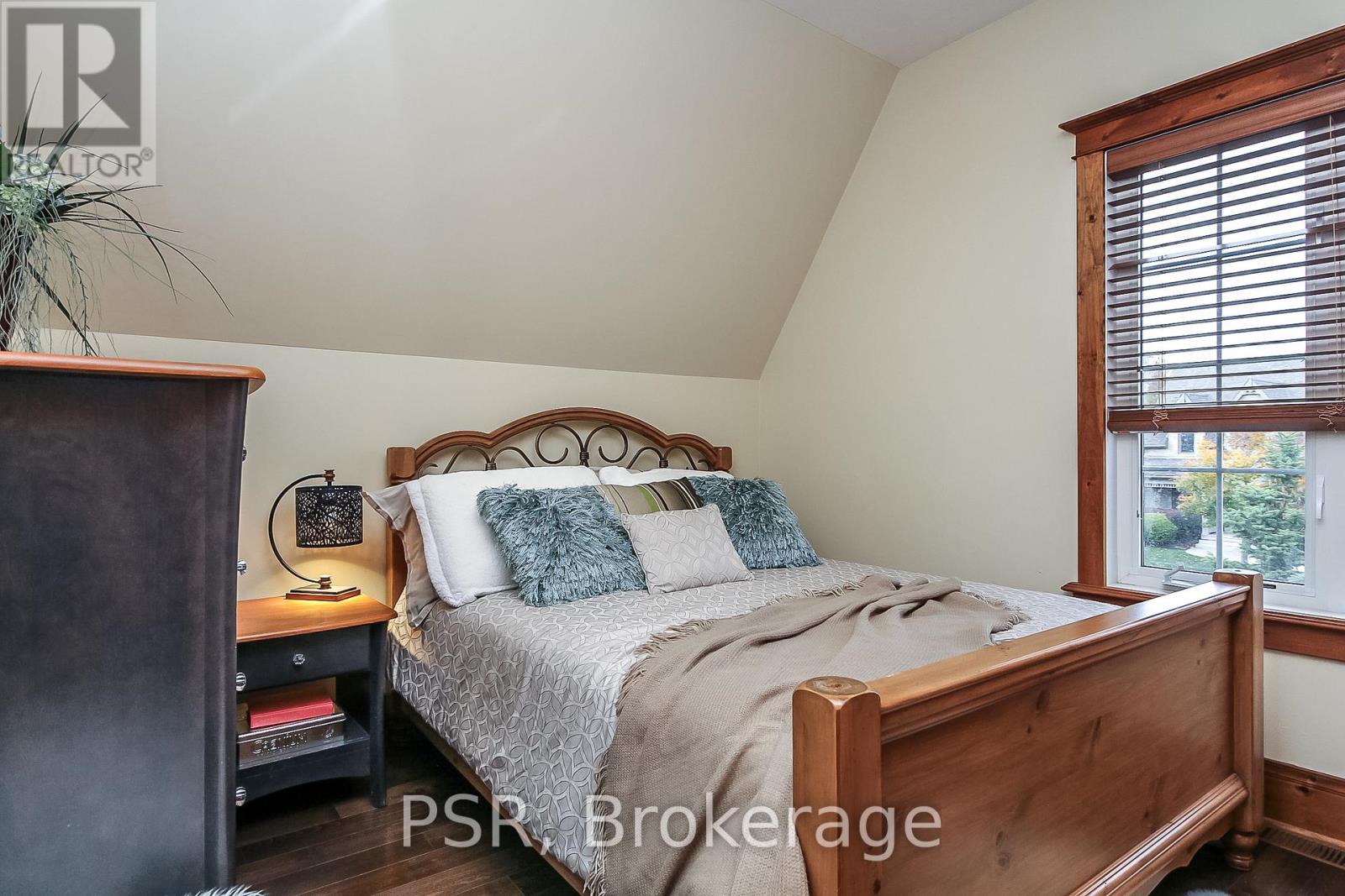 145 Snowbridge Way, Blue Mountains, Ontario  L9Y 0V1 - Photo 24 - X12079233