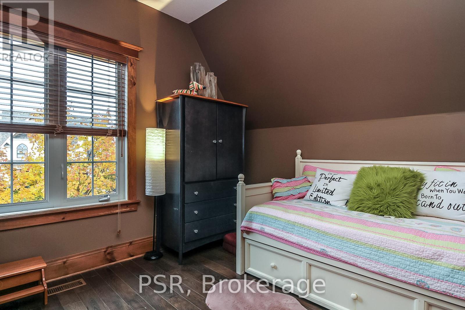 145 Snowbridge Way, Blue Mountains, Ontario  L9Y 0V1 - Photo 25 - X12079233