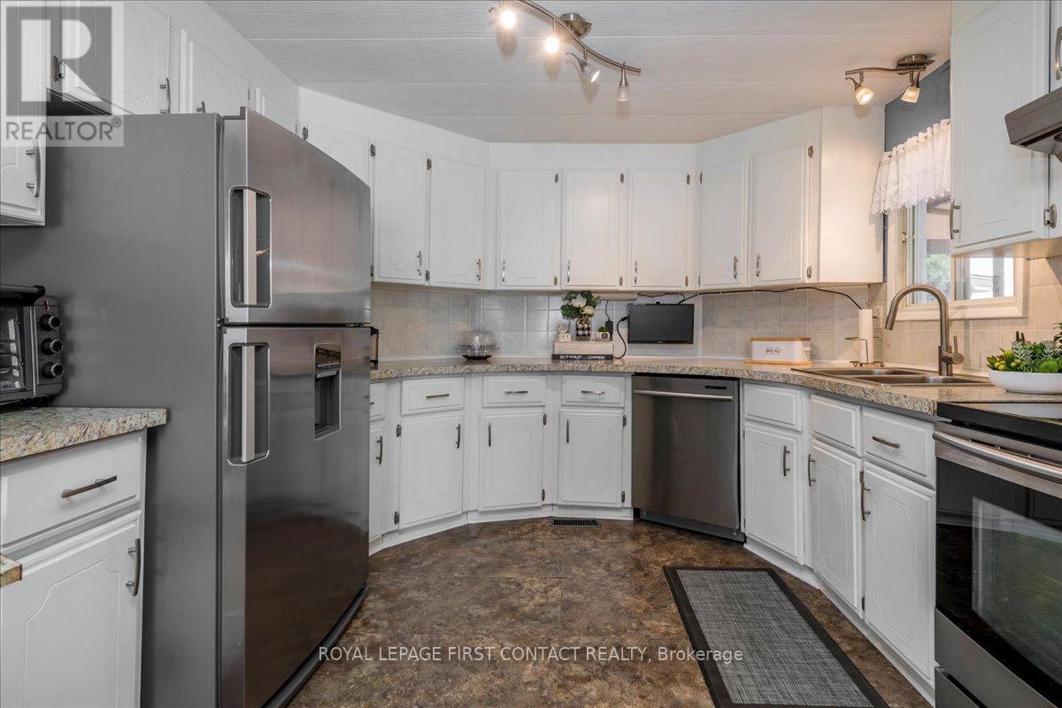 8 Bonavista Arm, Innisfil, Ontario  L9S 1P5 - Photo 10 - N12079228