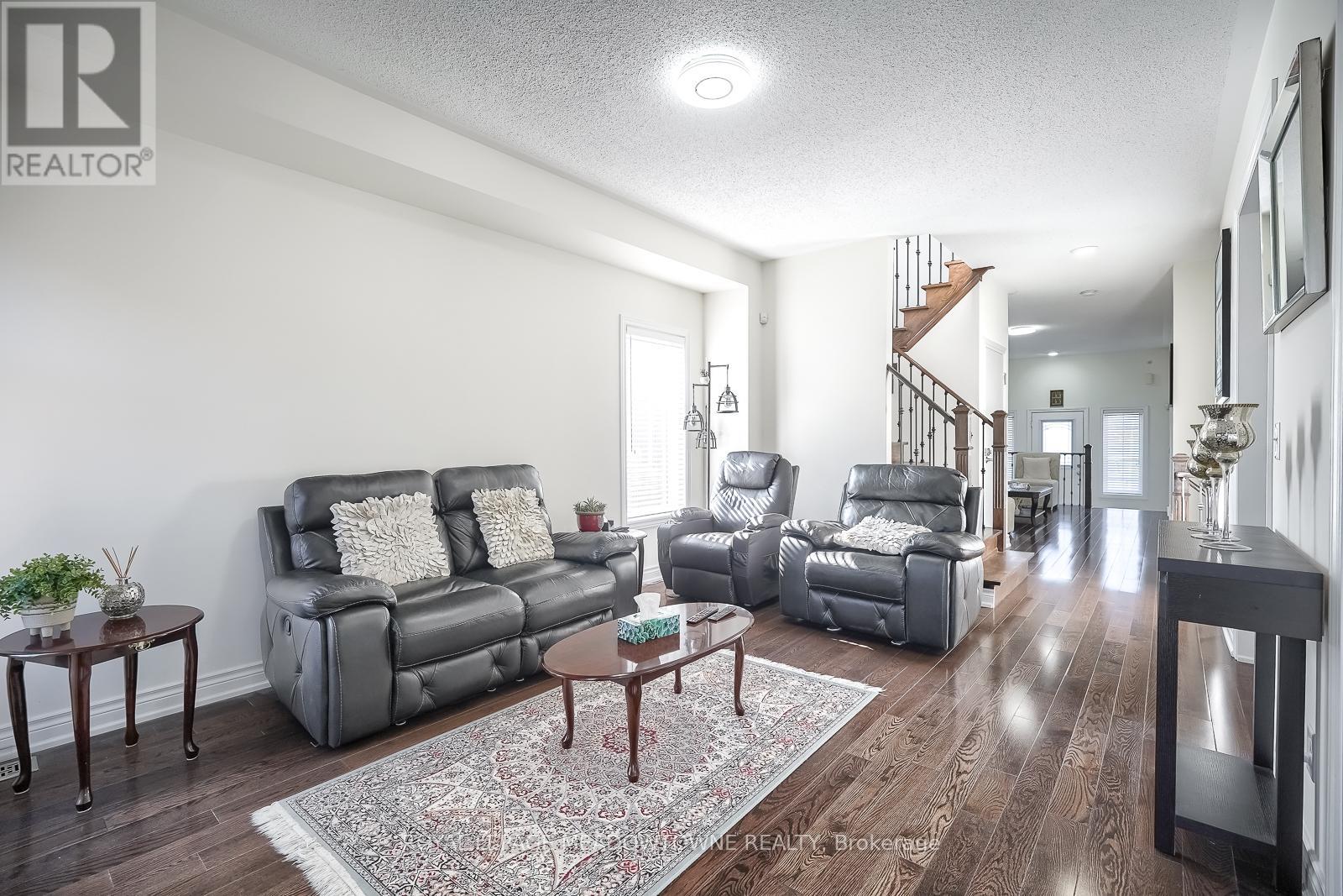 9 Moore's Court, Markham, Ontario  L6B 0V6 - Photo 11 - N12079232