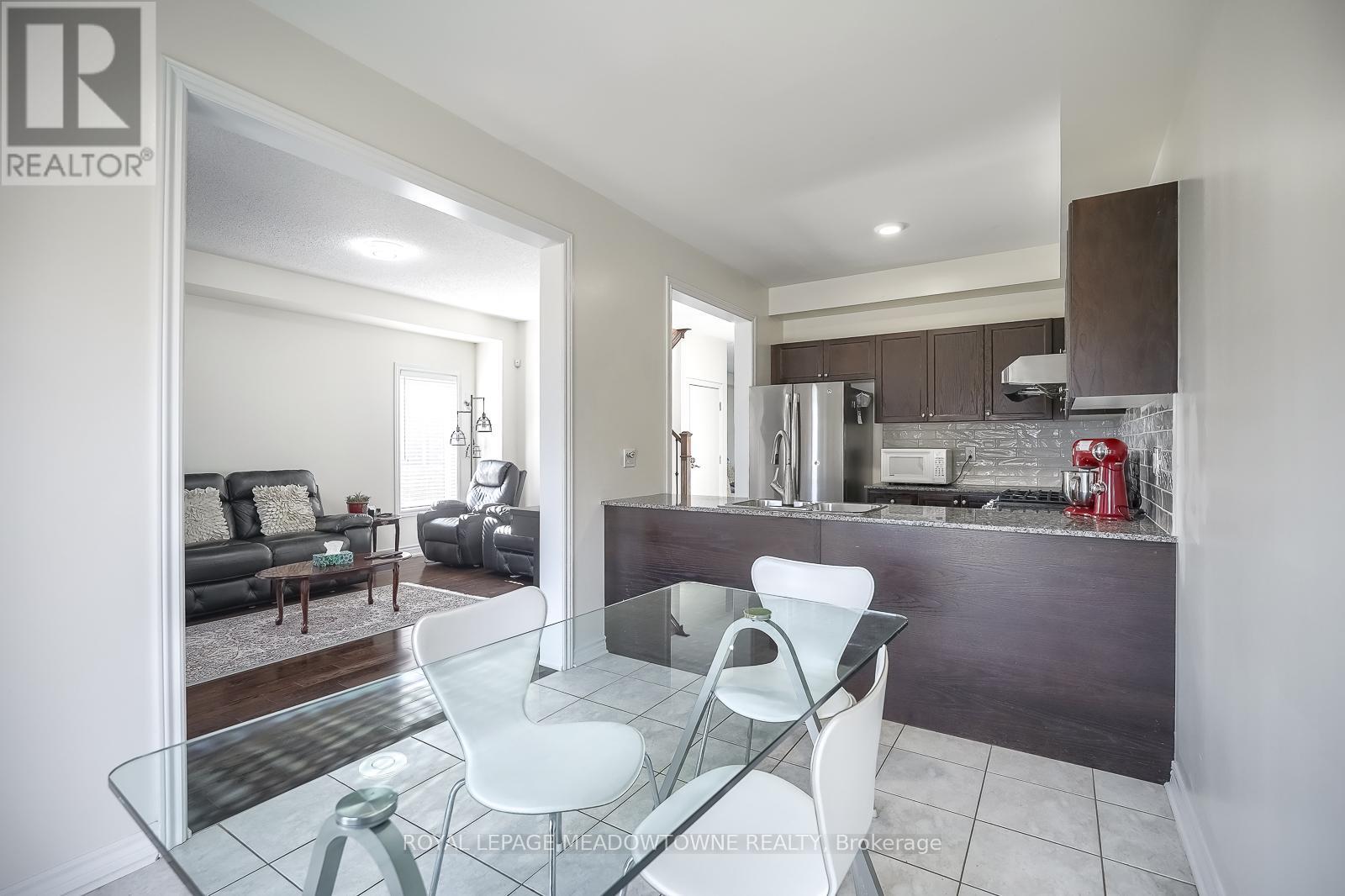 9 Moore's Court, Markham, Ontario  L6B 0V6 - Photo 13 - N12079232