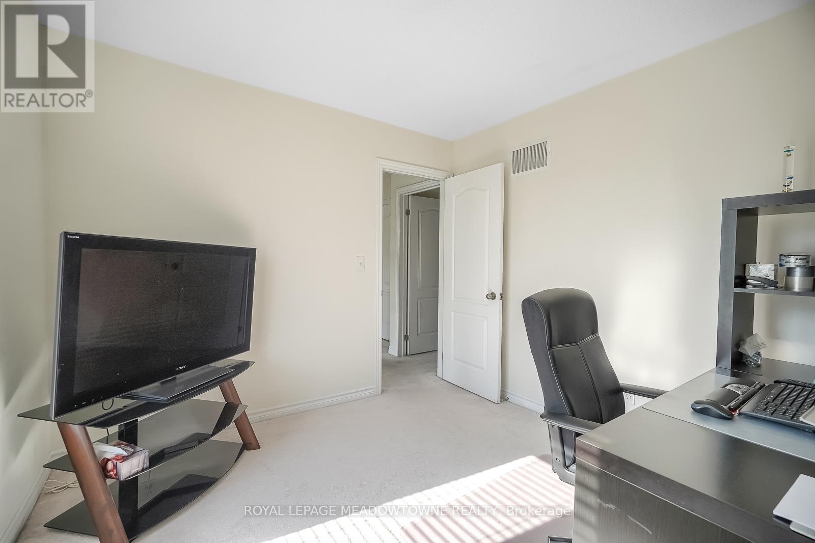 9 Moore's Court, Markham, Ontario  L6B 0V6 - Photo 26 - N12079232