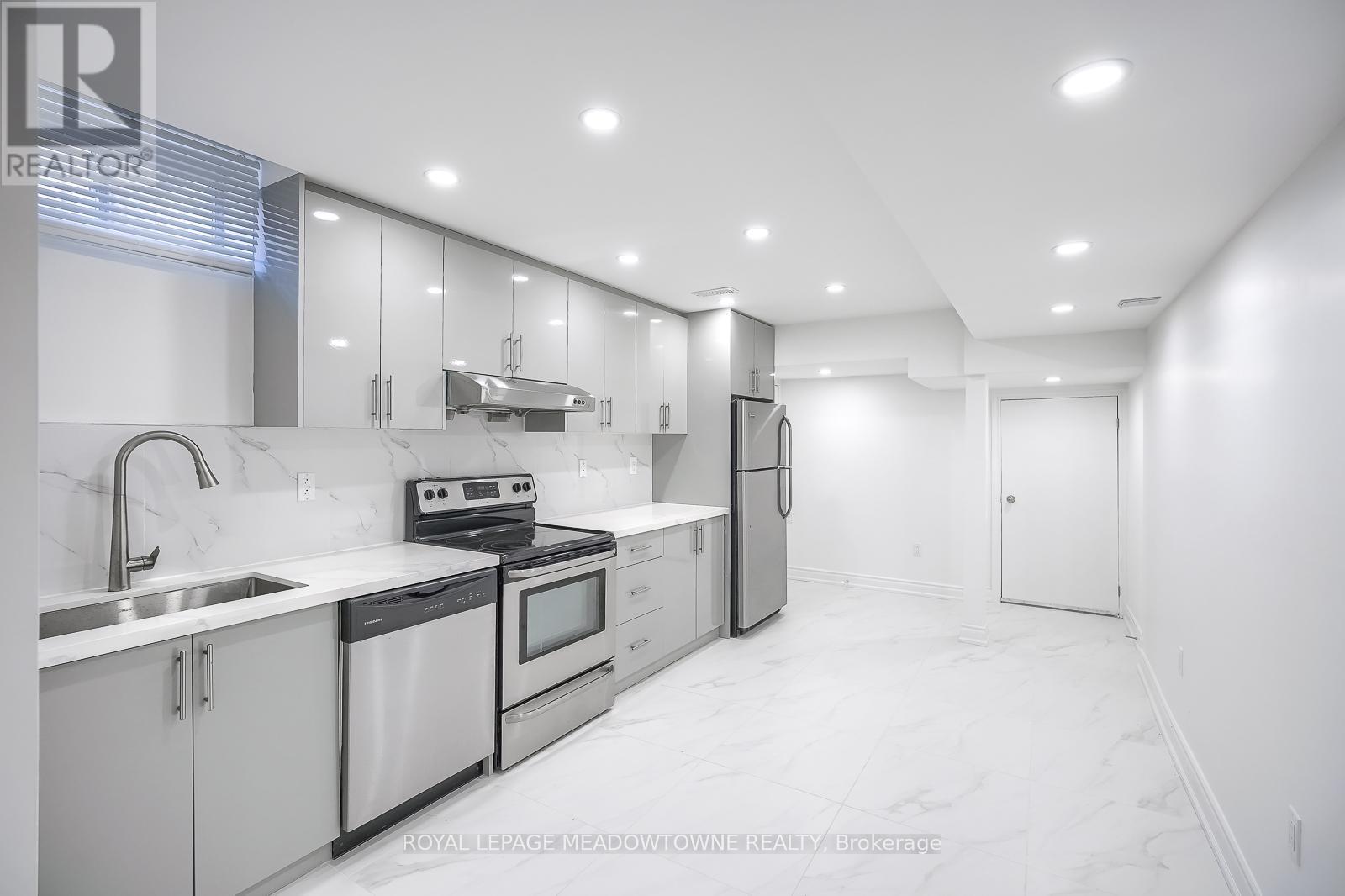 9 Moore's Court, Markham, Ontario  L6B 0V6 - Photo 34 - N12079232