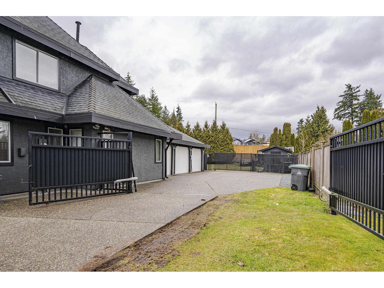 Property at 5788 126 STREET image 2
