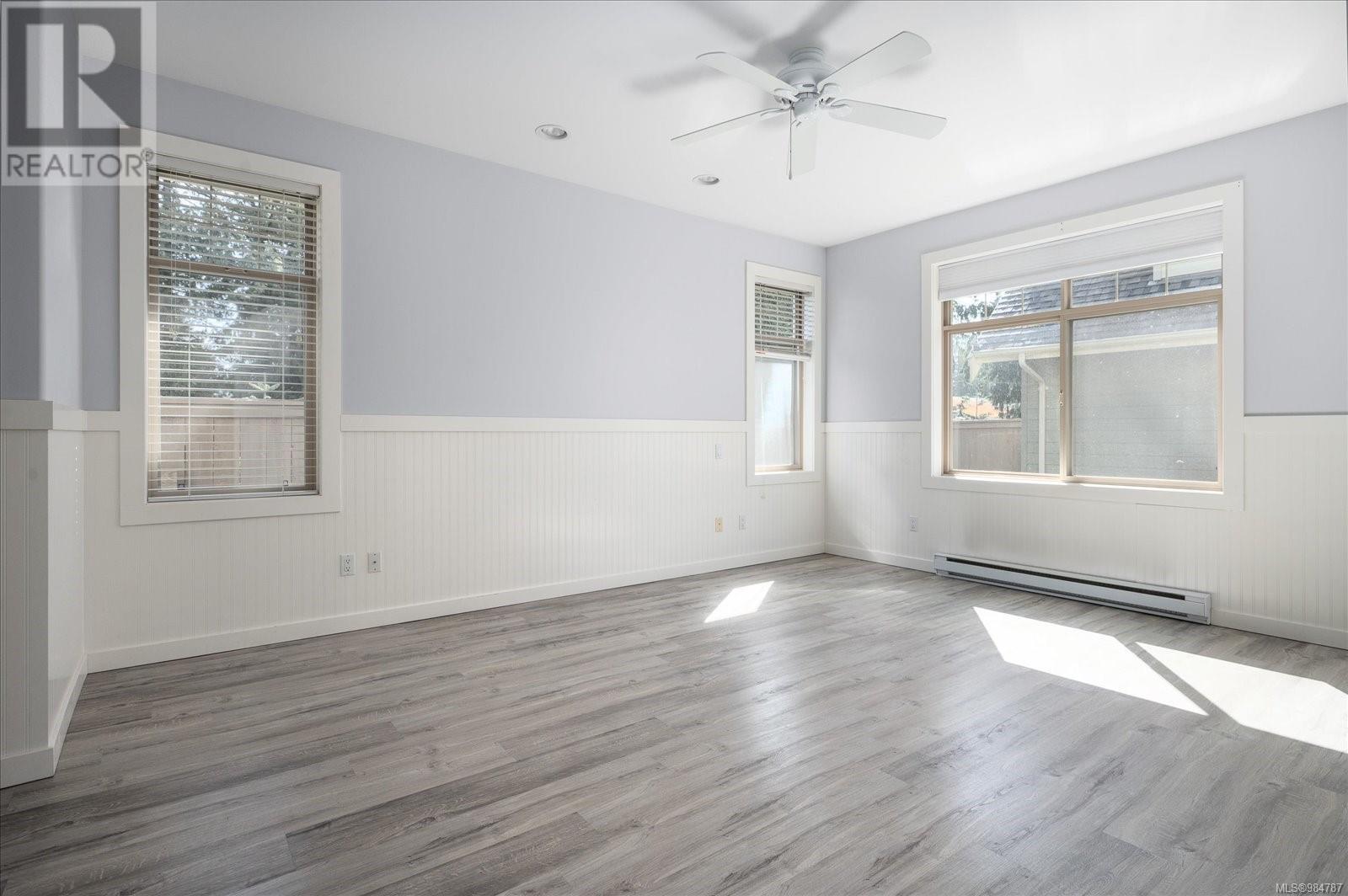 Property at 180 Fern Rd W image 4