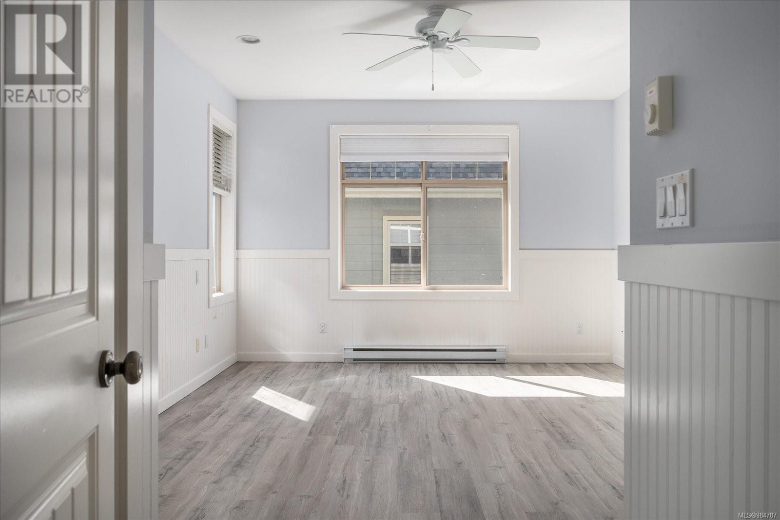 Property at 180 Fern Rd W image 3