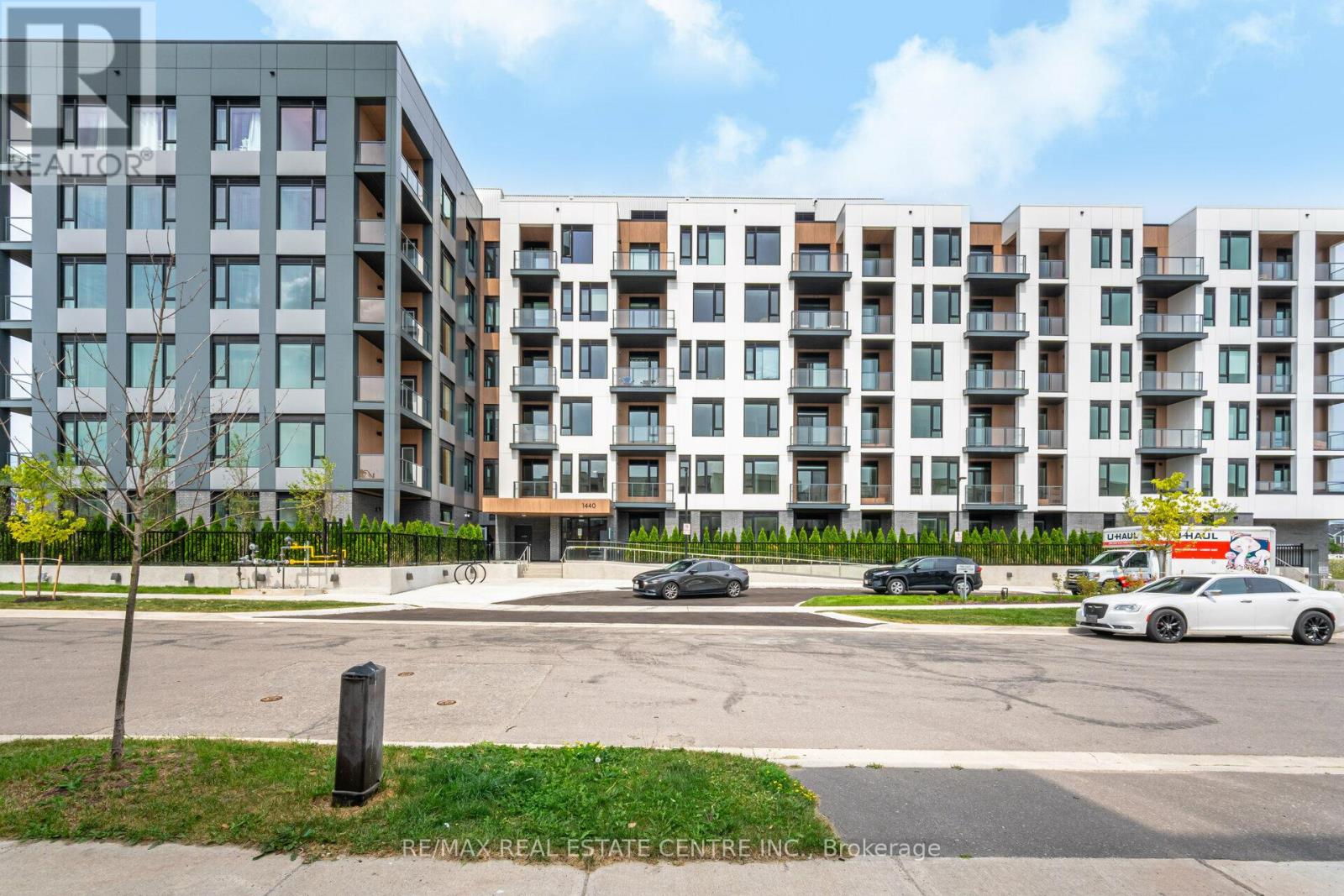 210 - 1440 CLARRIAGE COURT, Milton, Ontario