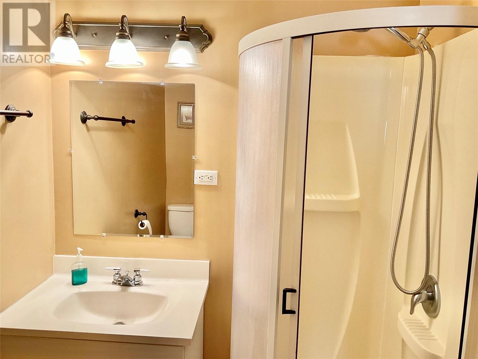 547 Eighth Avenue, Midway, British Columbia  V0H 1M0 - Photo 26 - 10333131