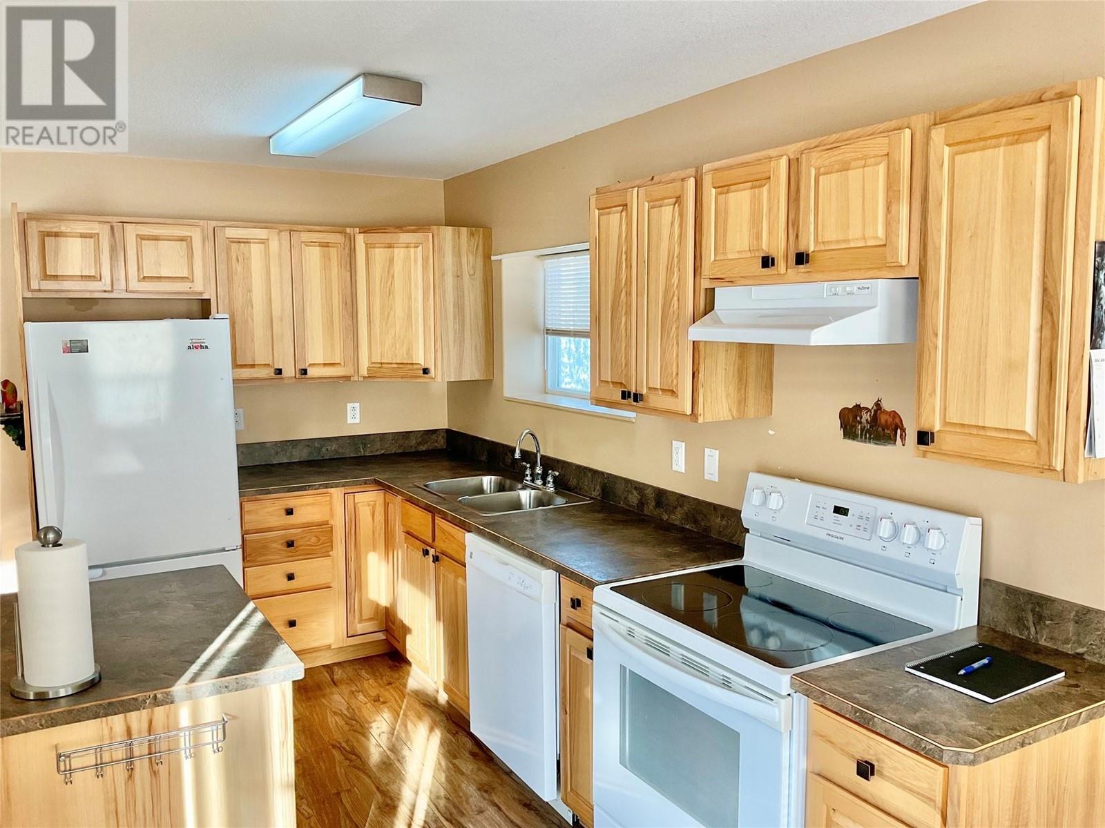 547 Eighth Avenue, Midway, British Columbia  V0H 1M0 - Photo 15 - 10333131