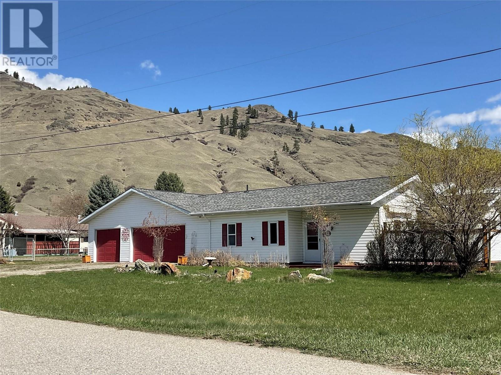 547 Eighth Avenue, Midway, British Columbia  V0H 1M0 - Photo 3 - 10333131