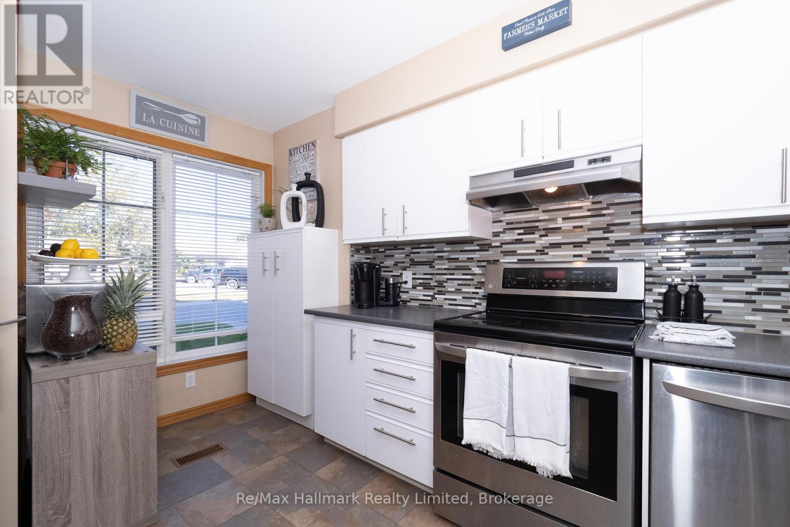 20 Liza Crescent, Bracebridge, Ontario  P1L 1G4 - Photo 8 - X12078869