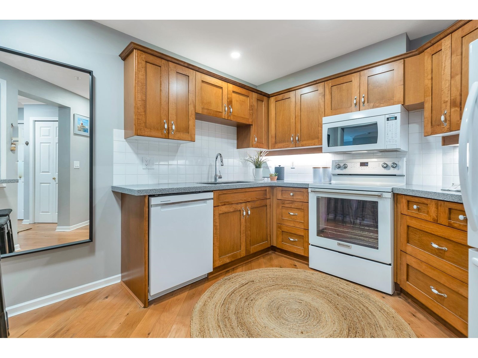 211 15185 22 Avenue, Surrey, British Columbia  V4A 9T4 - Photo 6 - R2989600