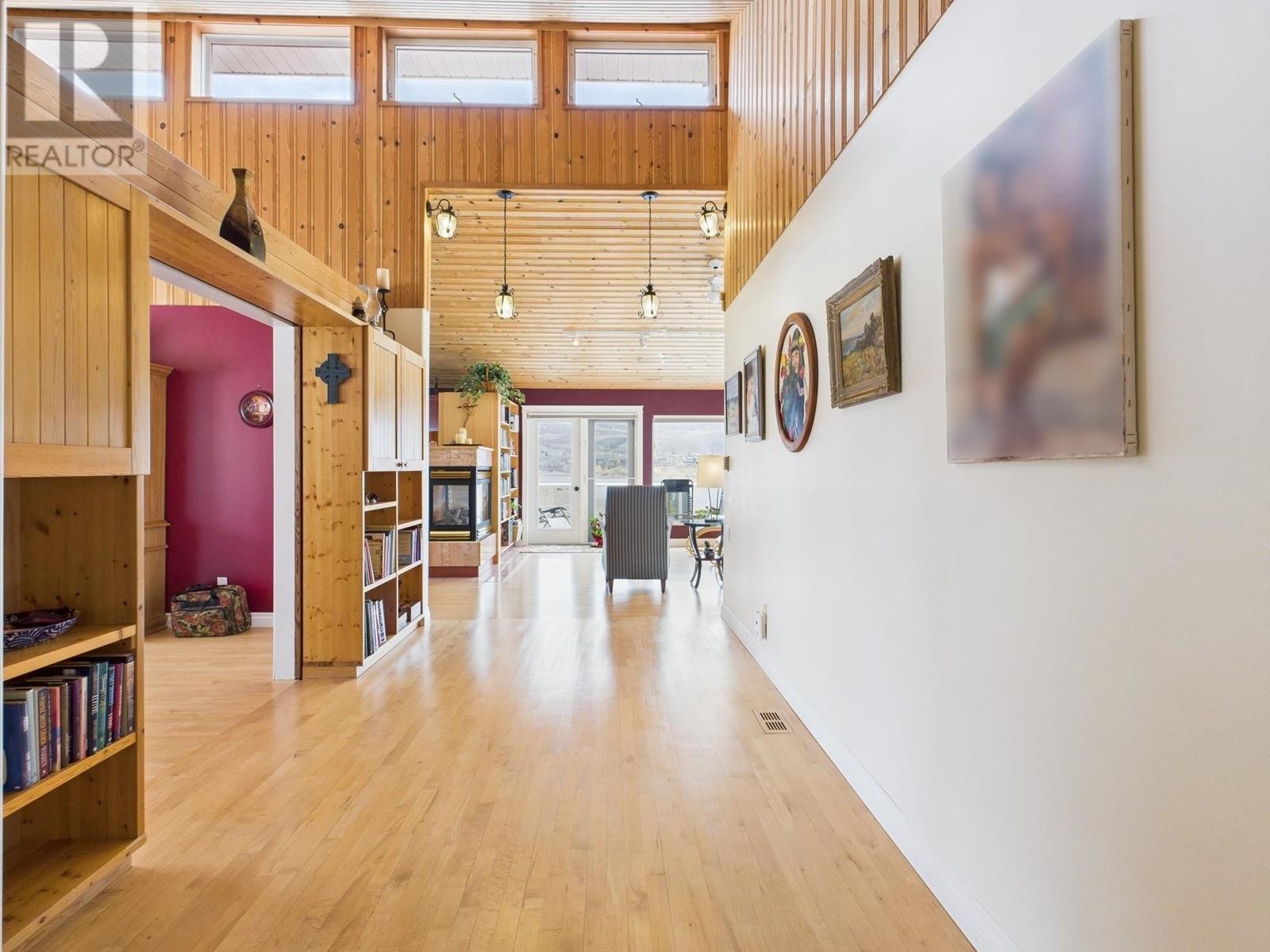 Property at 4007 Lobelia Drive image 4