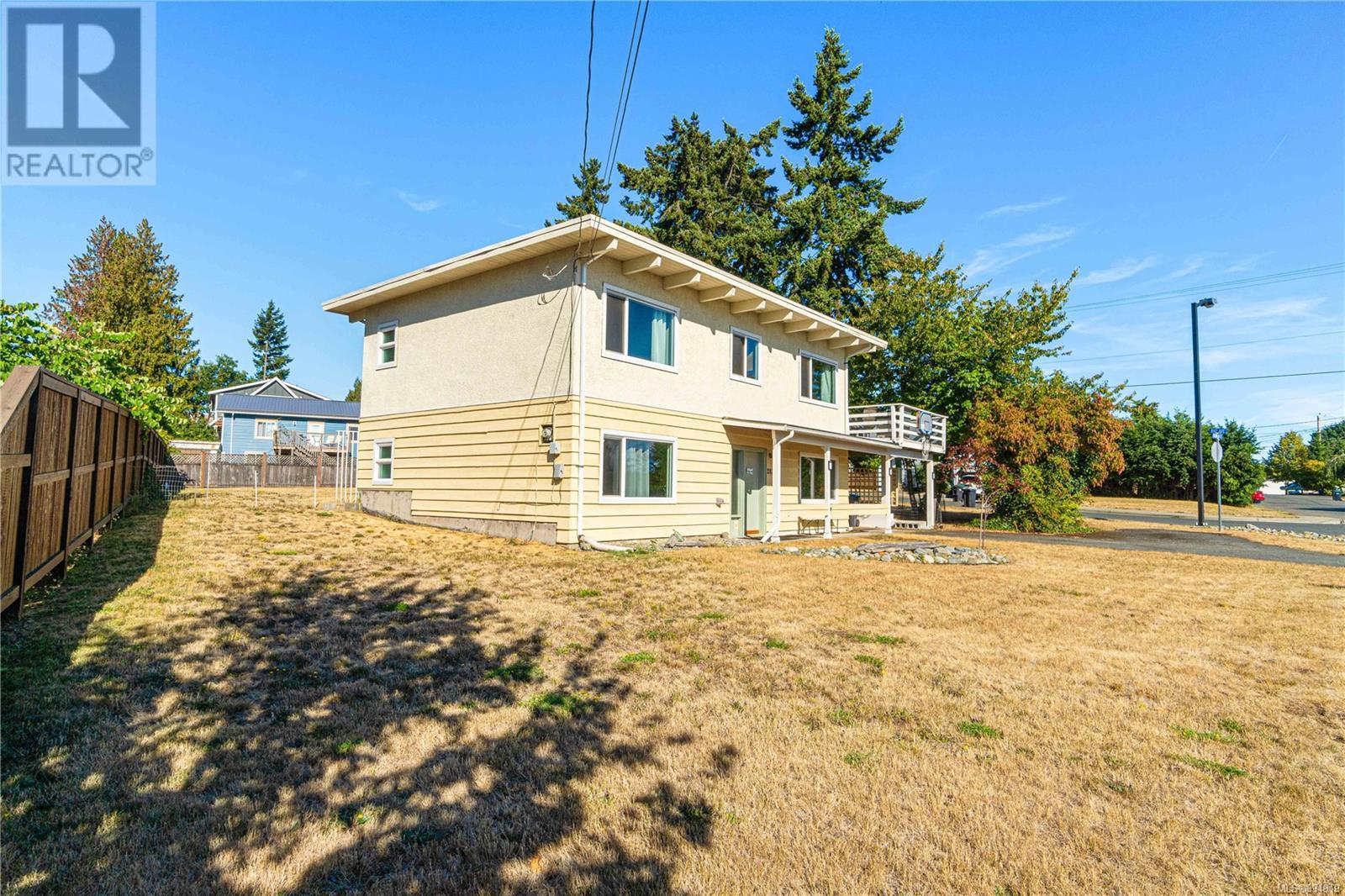 Property at 283 Dogwood St image 3
