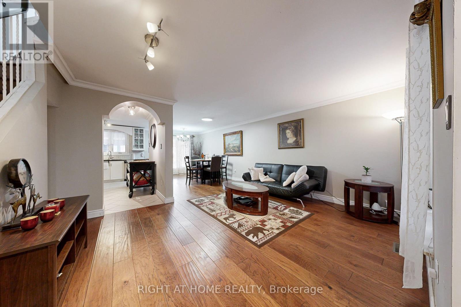 Property at 272 ABERDEEN AVENUE image 5
