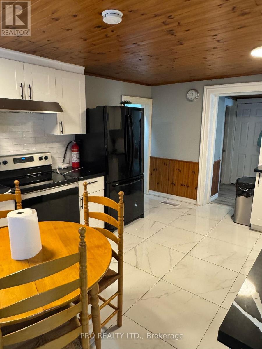 Main - 4597 Sunset Drive, Central Elgin, Ontario  N5L 1B4 - Photo 4 - X12078912