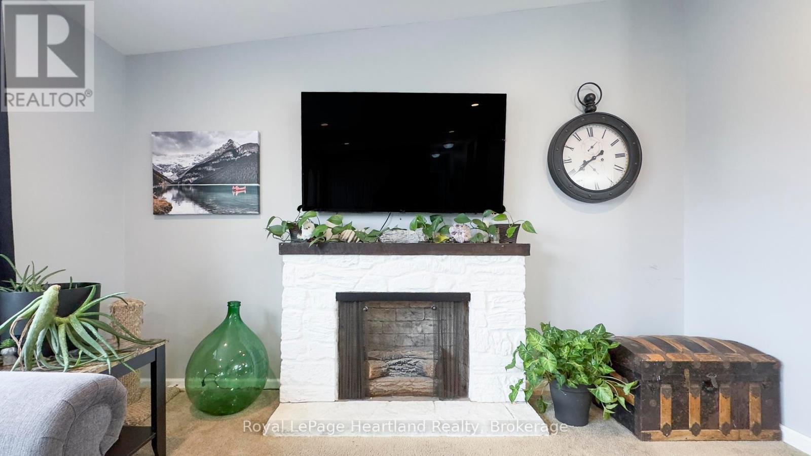 570 Hamilton Street, Huron-Kinloss, Ontario  N0G 2H0 - Photo 10 - X12034045