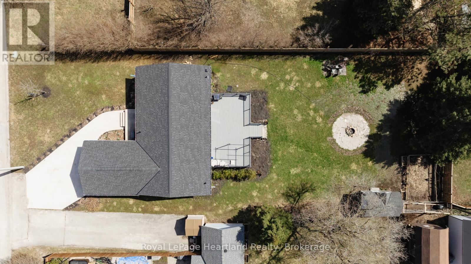 570 Hamilton Street, Huron-Kinloss, Ontario  N0G 2H0 - Photo 3 - X12034045