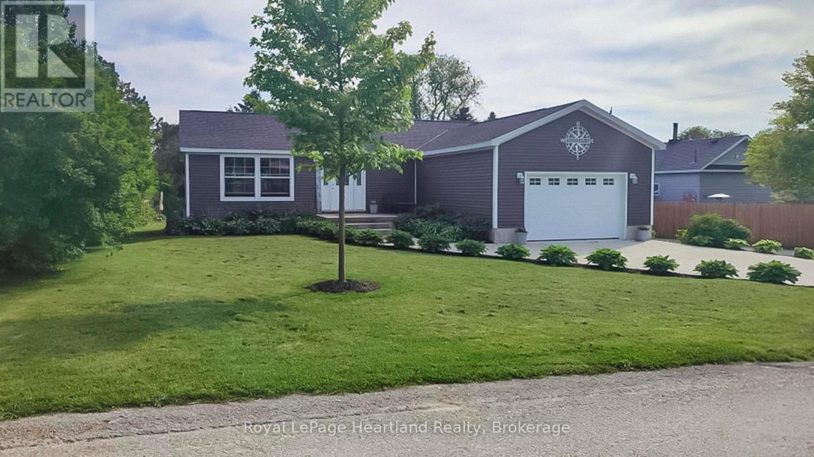 570 Hamilton Street, Huron-Kinloss, Ontario  N0G 2H0 - Photo 4 - X12034045