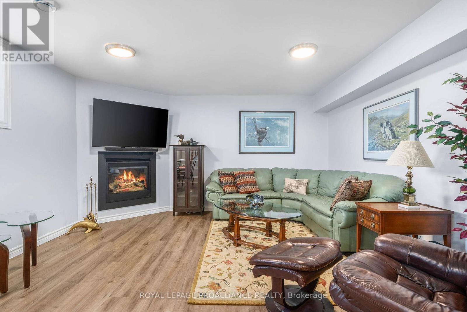 12 Dorchester Drive, Prince Edward County (Wellington Ward), Ontario  K0K 3L0 - Photo 30 - X12079399