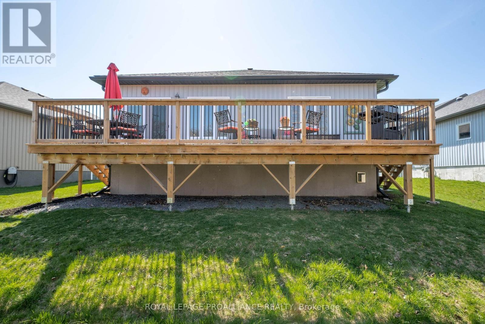 12 Dorchester Drive, Prince Edward County (Wellington Ward), Ontario  K0K 3L0 - Photo 38 - X12079399