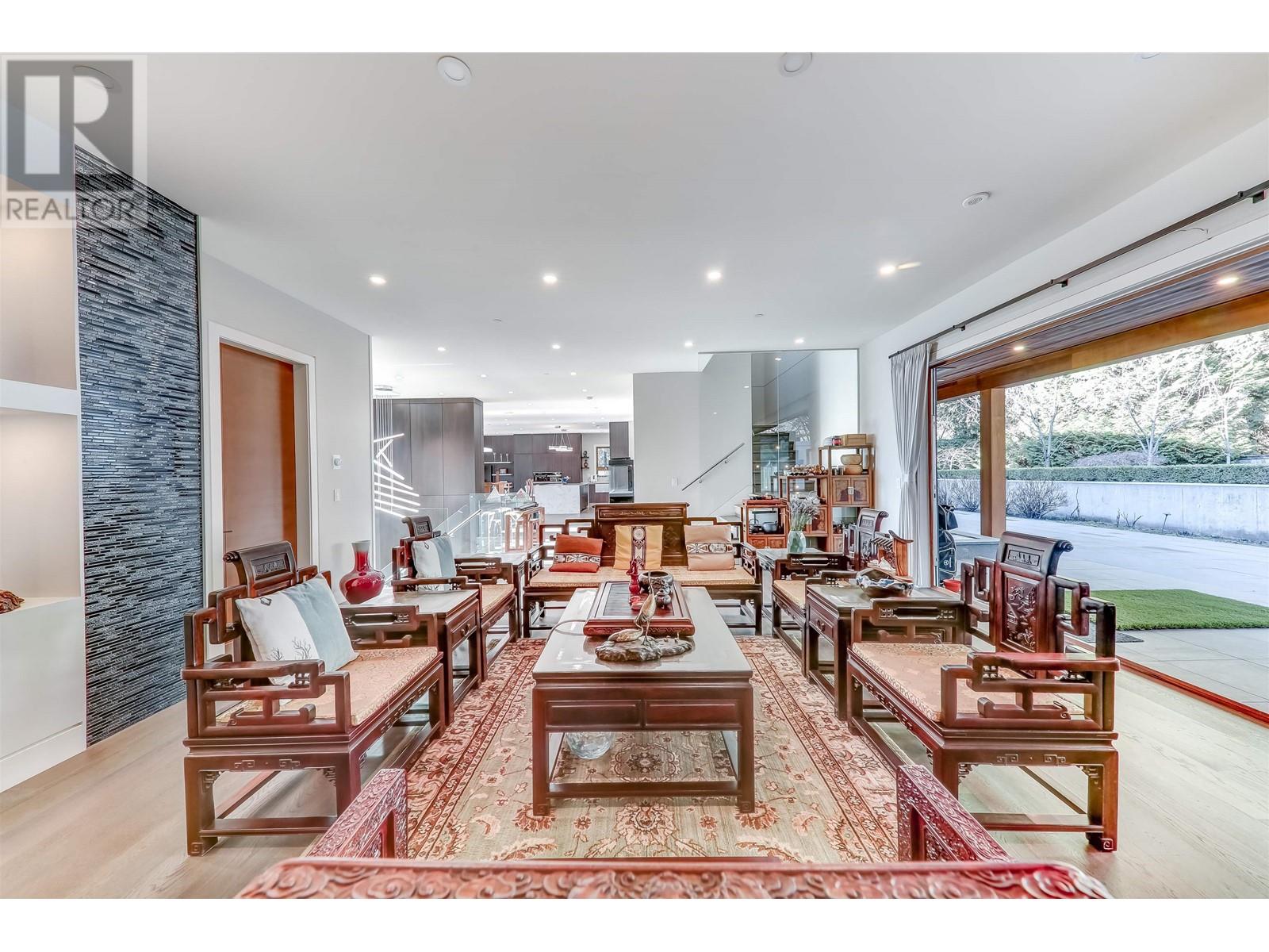 Property at 1497 QUEENS AVENUE image 2