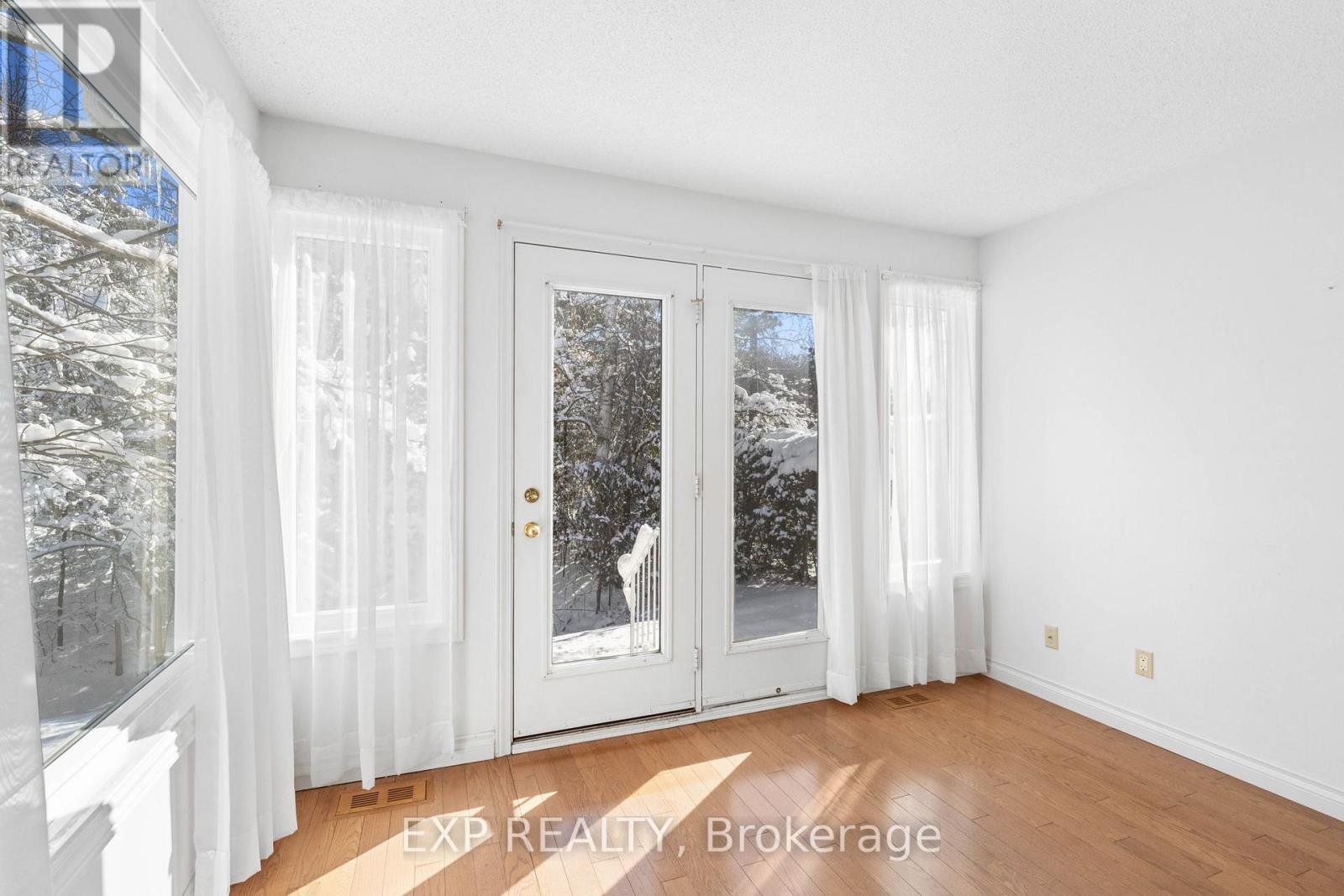 1 Heather Glen Court, Ottawa, Ontario  K2S 1L4 - Photo 12 - X12079401