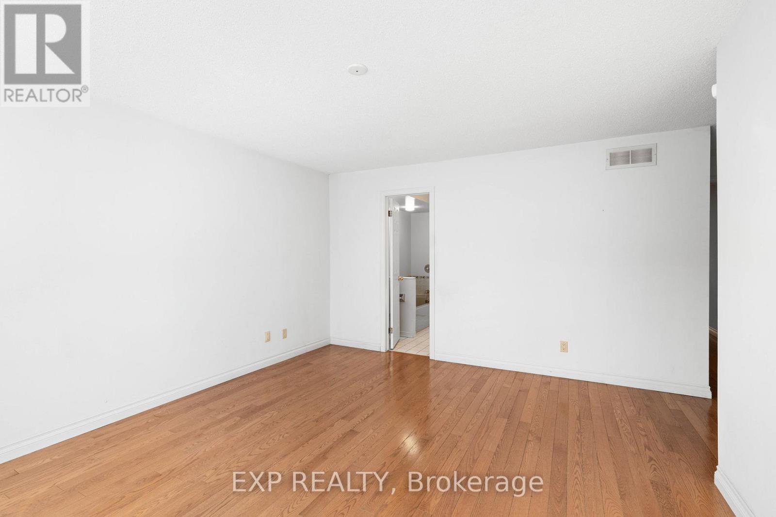 1 Heather Glen Court, Ottawa, Ontario  K2S 1L4 - Photo 25 - X12079401