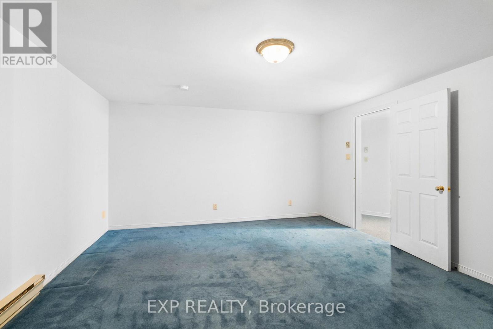 1 Heather Glen Court, Ottawa, Ontario  K2S 1L4 - Photo 36 - X12079401