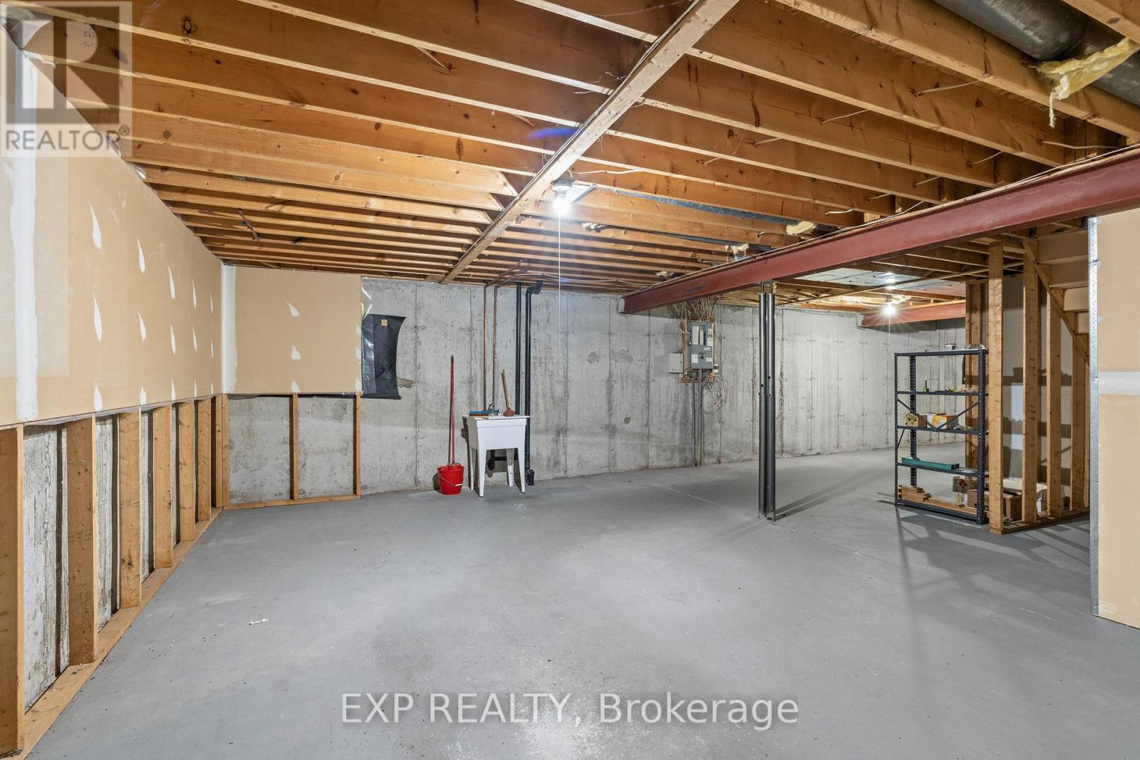 1 Heather Glen Court, Ottawa, Ontario  K2S 1L4 - Photo 38 - X12079401