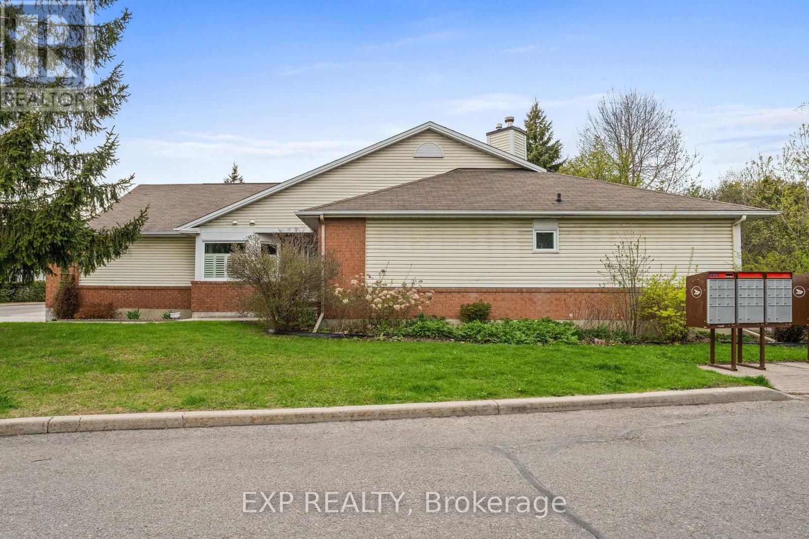 1 Heather Glen Court, Ottawa, Ontario  K2S 1L4 - Photo 6 - X12079401