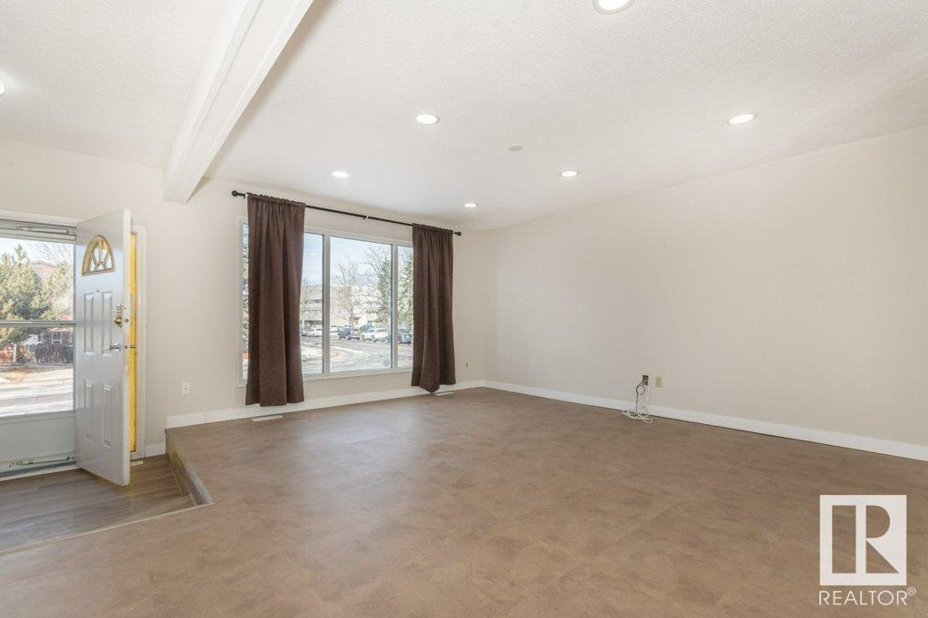 Property at 8505 39B AV NW image 5
