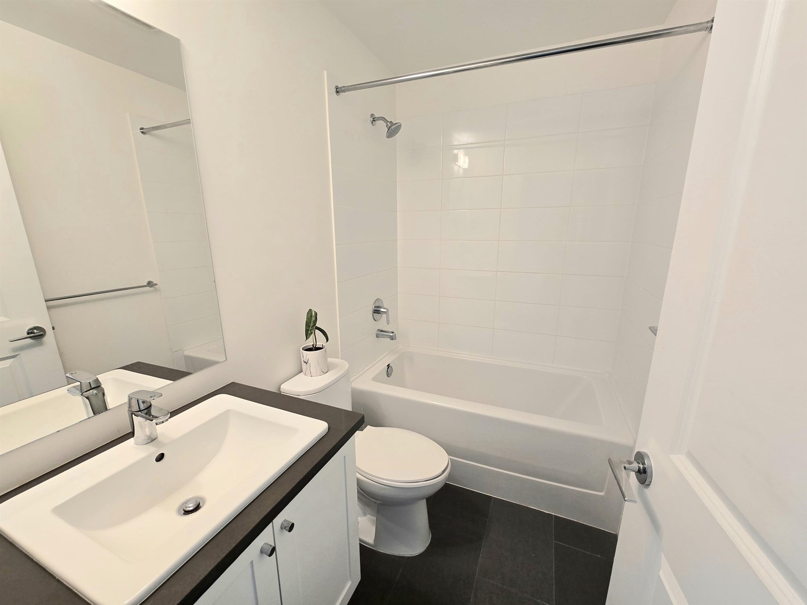 317 15825 85 Avenue, Surrey, British Columbia  V4N 6W9 - Photo 16 - R2986115