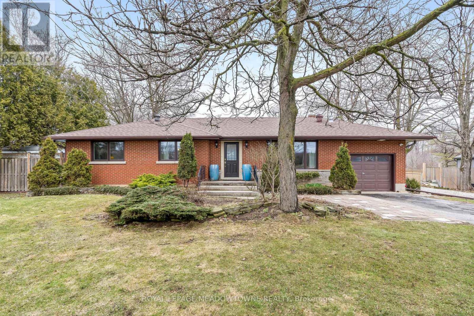 11317 Regional Road 25, Halton Hills, Ontario  L7J 2M1 - Photo 1 - W12079403