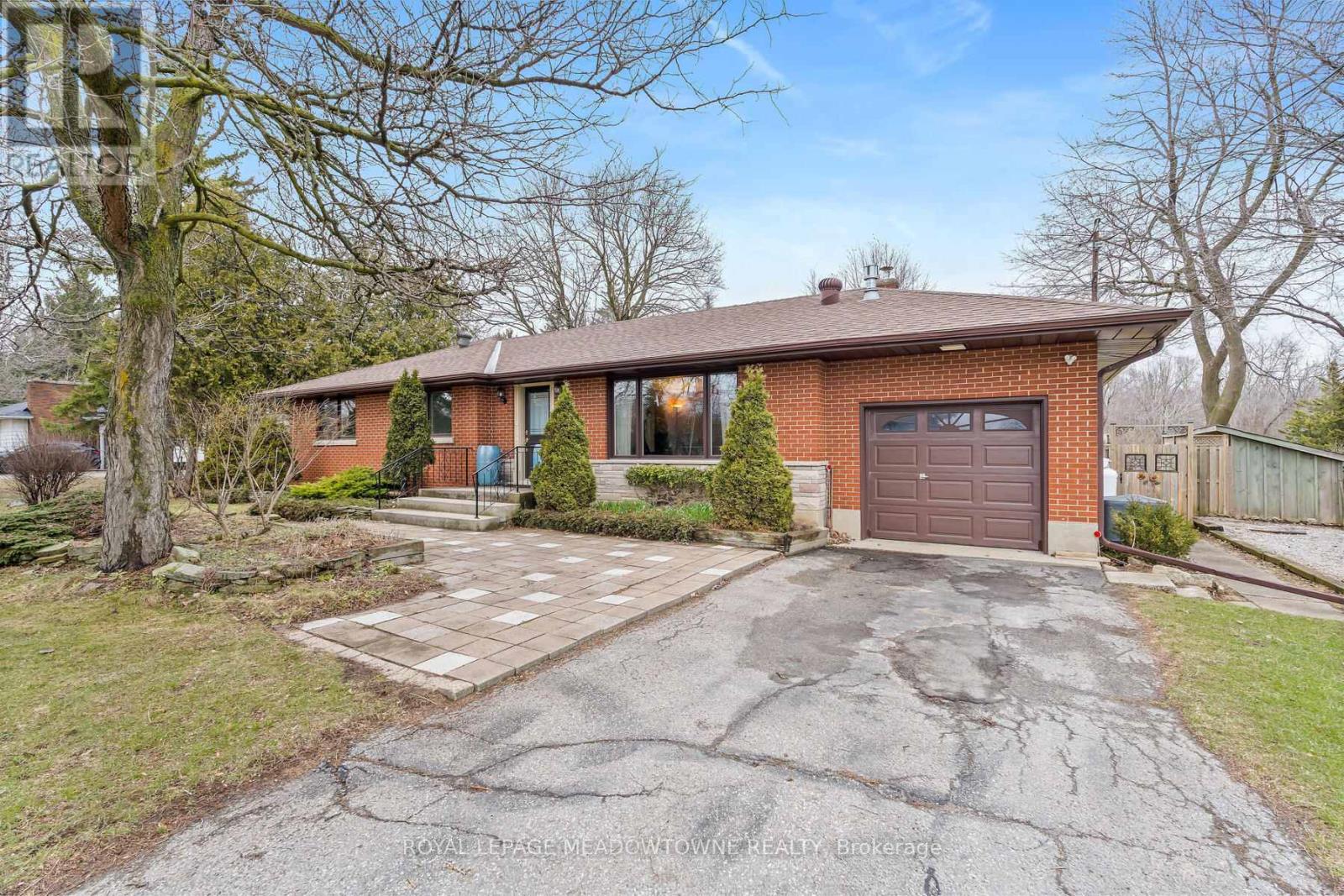11317 Regional Road 25, Halton Hills, Ontario  L7J 2M1 - Photo 2 - W12079403