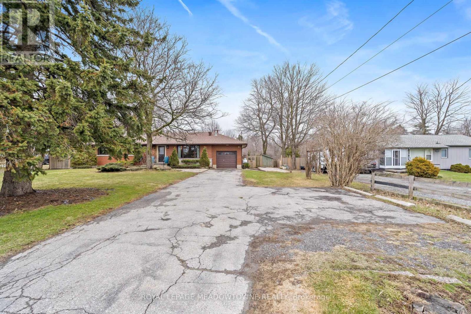 11317 Regional Road 25, Halton Hills, Ontario  L7J 2M1 - Photo 4 - W12079403