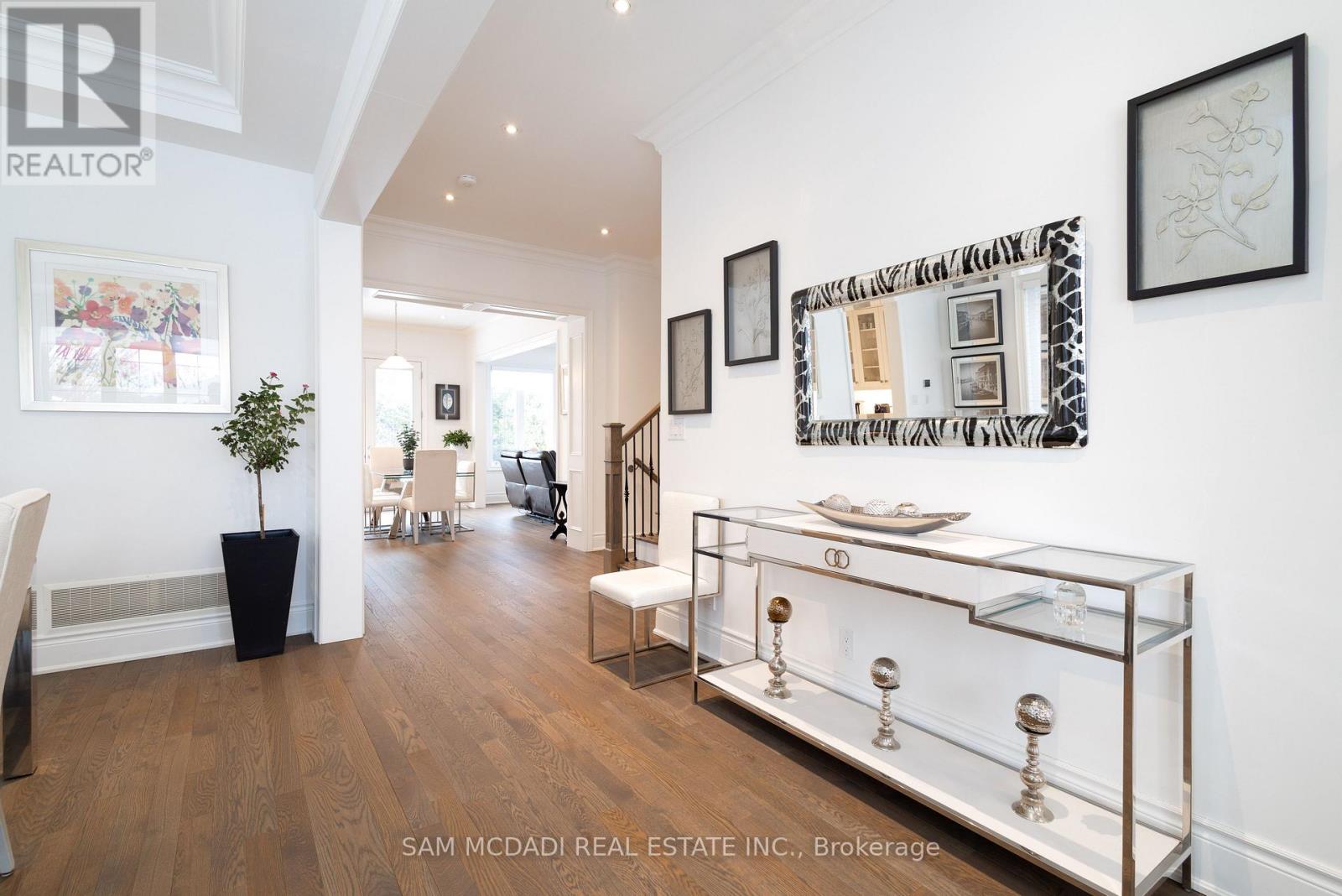 Property at 317 LA ROSE AVENUE image 4