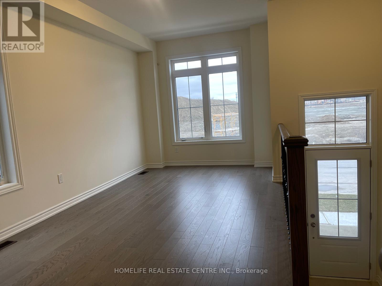359 Inspire Boulevard, Brampton, Ontario  L6R 4E4 - Photo 4 - W12075928