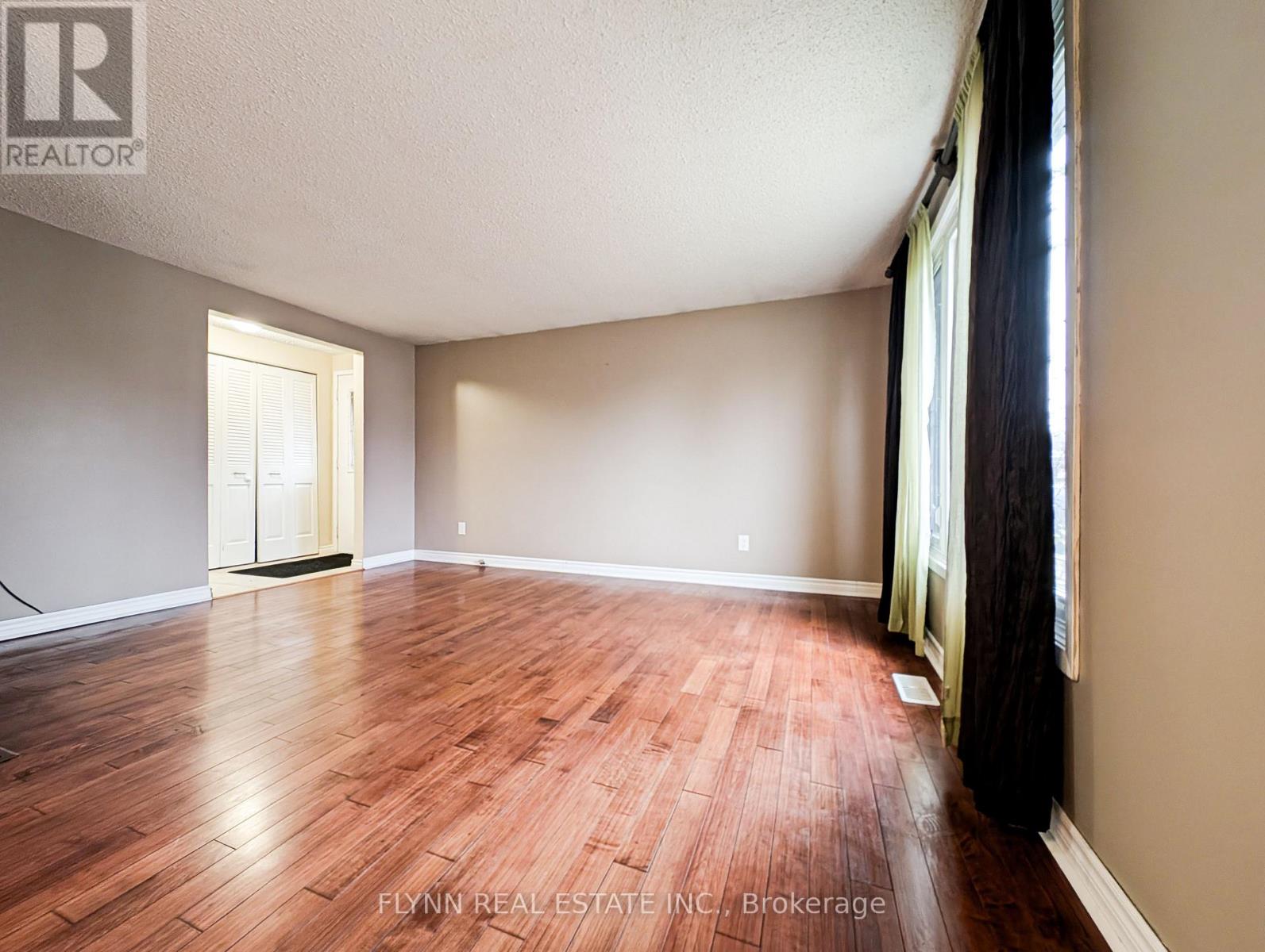 5985 Belaire Avenue, Niagara Falls, Ontario  L2H 1V1 - Photo 11 - X12079379