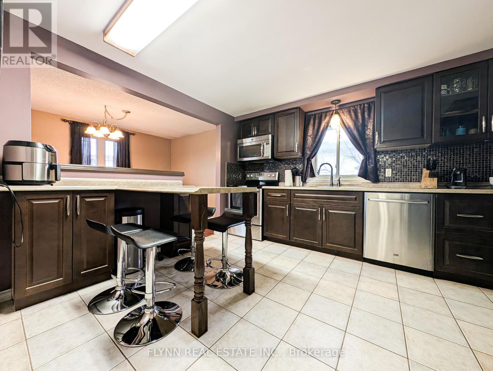 5985 Belaire Avenue, Niagara Falls, Ontario  L2H 1V1 - Photo 12 - X12079379
