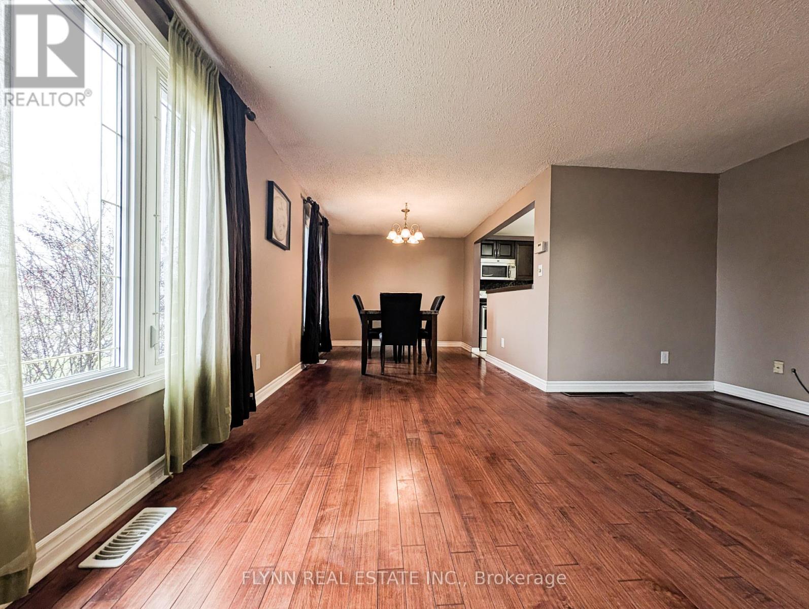 5985 Belaire Avenue, Niagara Falls, Ontario  L2H 1V1 - Photo 9 - X12079379
