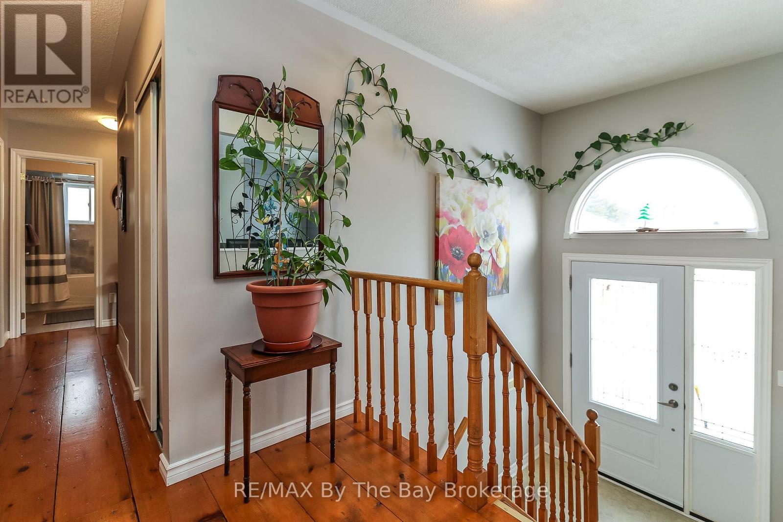94 Leo Boulevard, Wasaga Beach, Ontario  L9Z 1C5 - Photo 3 - S11951829