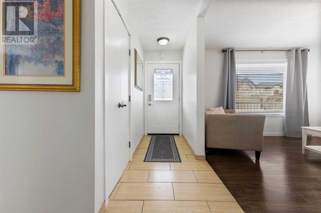 Property at 415 25 Avenue NE image 3