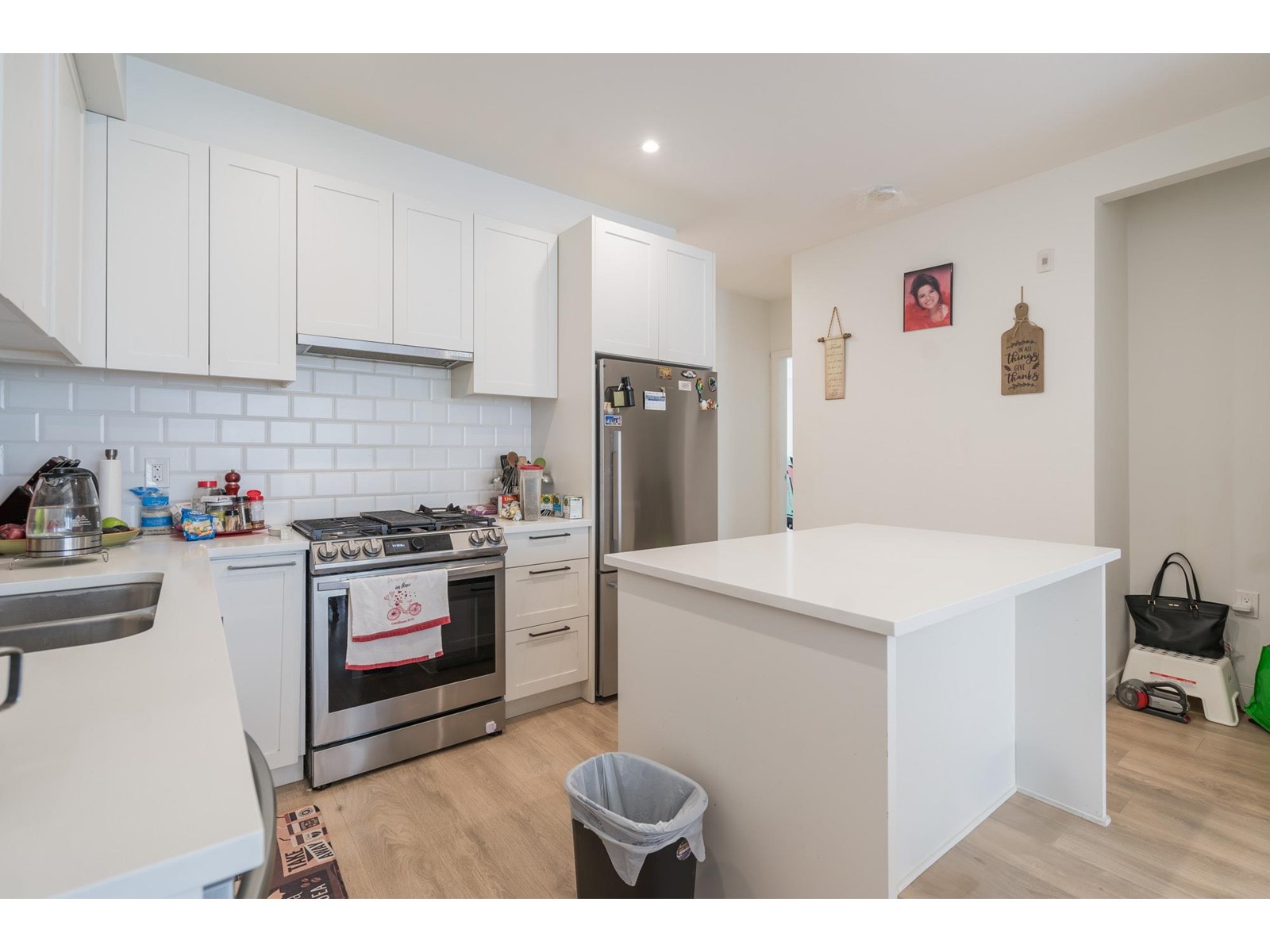 Property at 227 5415 BRYDON CRESCENT image 3