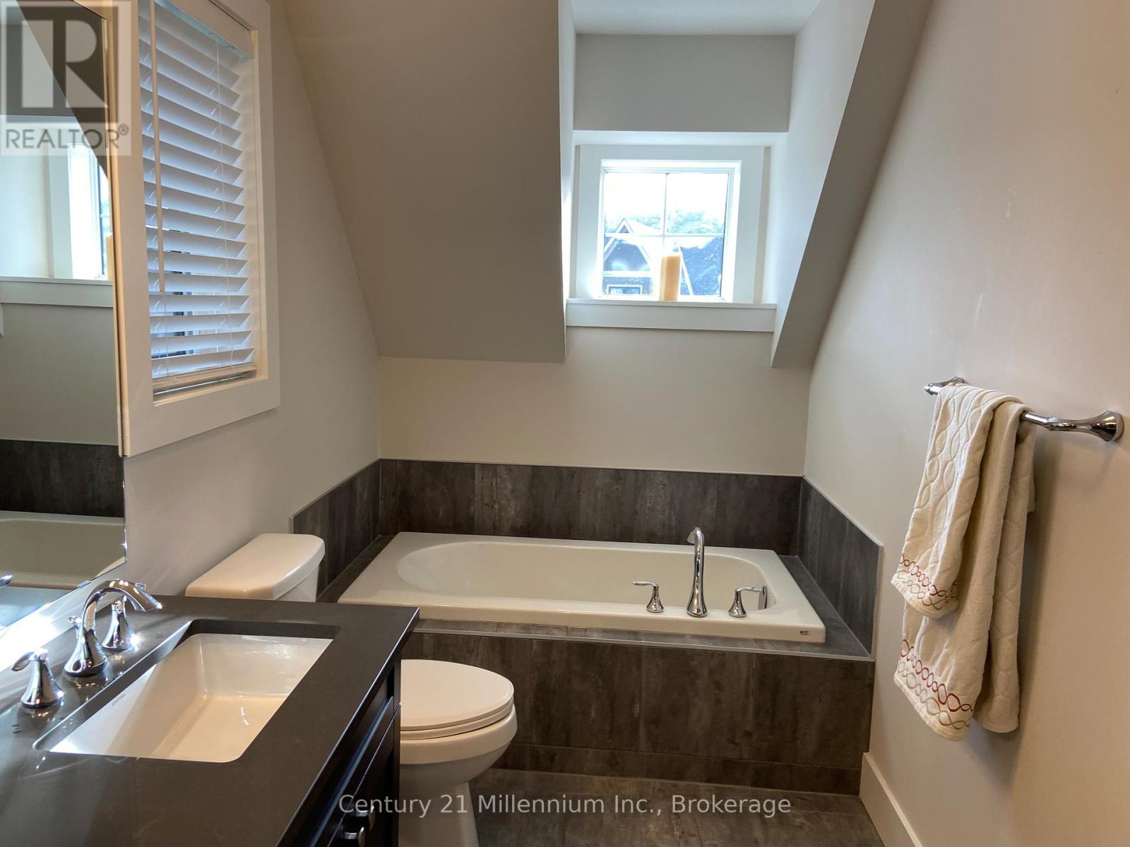 158 Red Pine Street, Blue Mountains, Ontario  L9Y 0Z3 - Photo 29 - X12079446