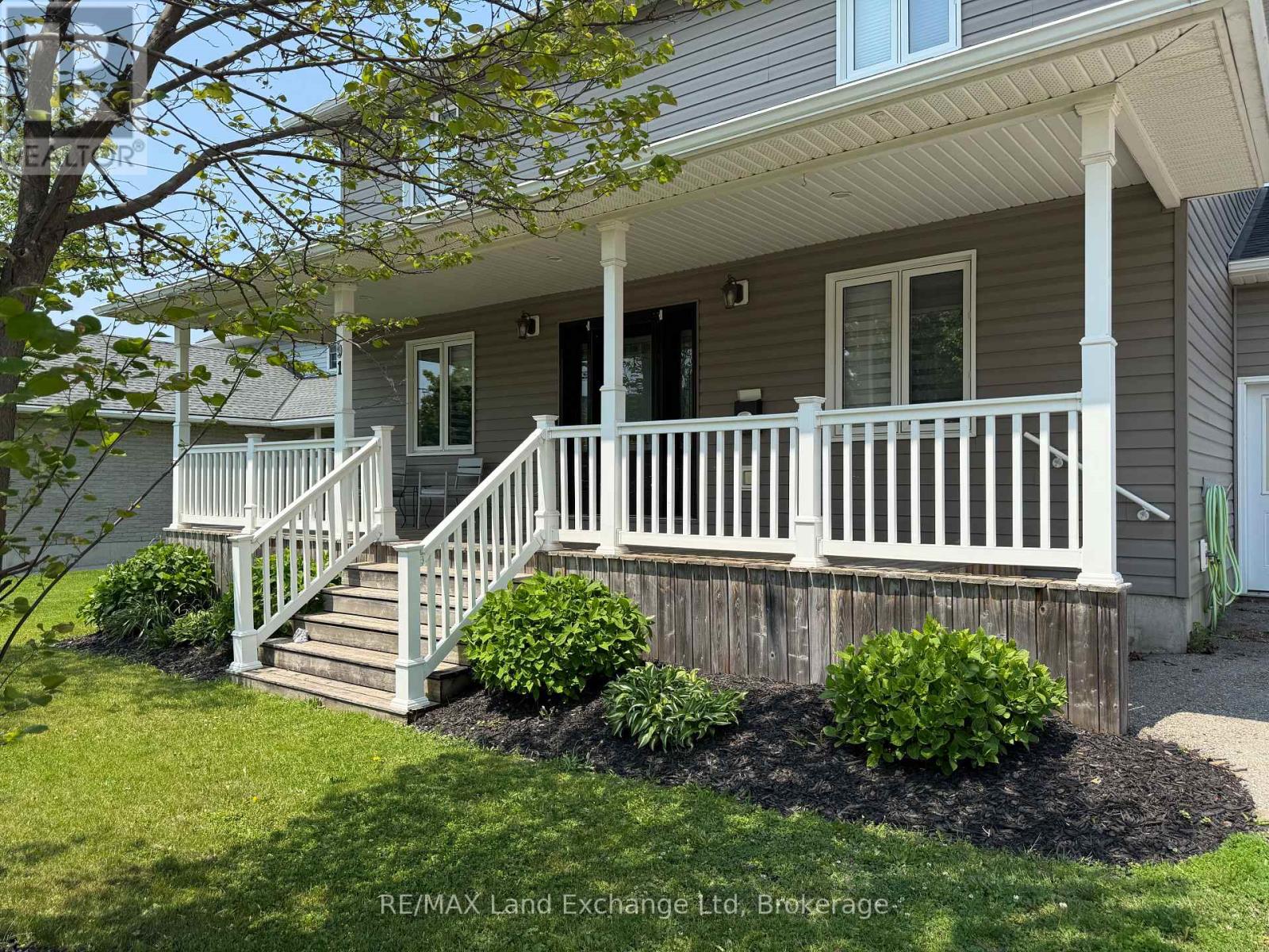 91 Park Street, Goderich, Ontario  N7A 1K9 - Photo 3 - X12079476
