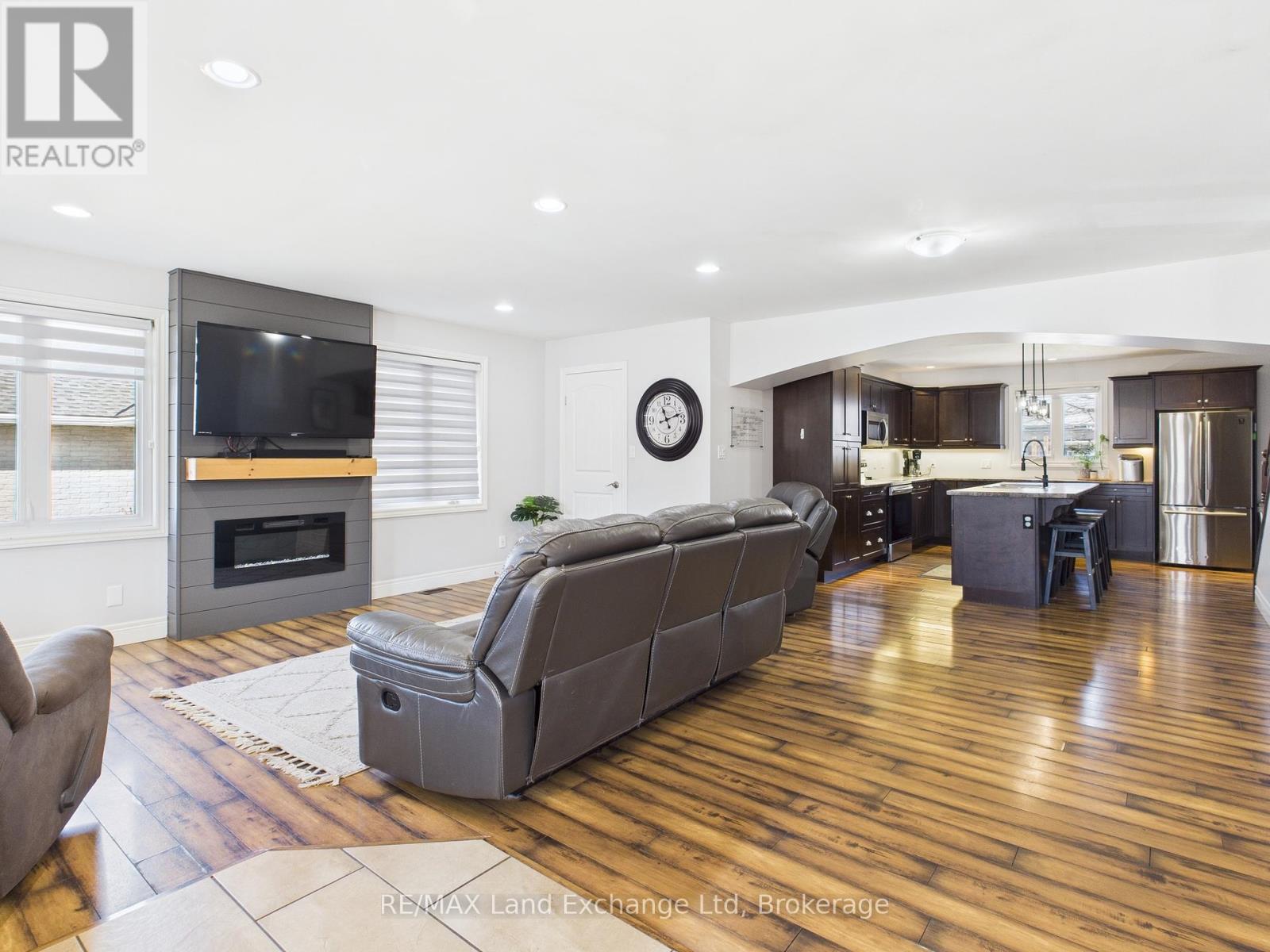 91 Park Street, Goderich, Ontario  N7A 1K9 - Photo 6 - X12079476